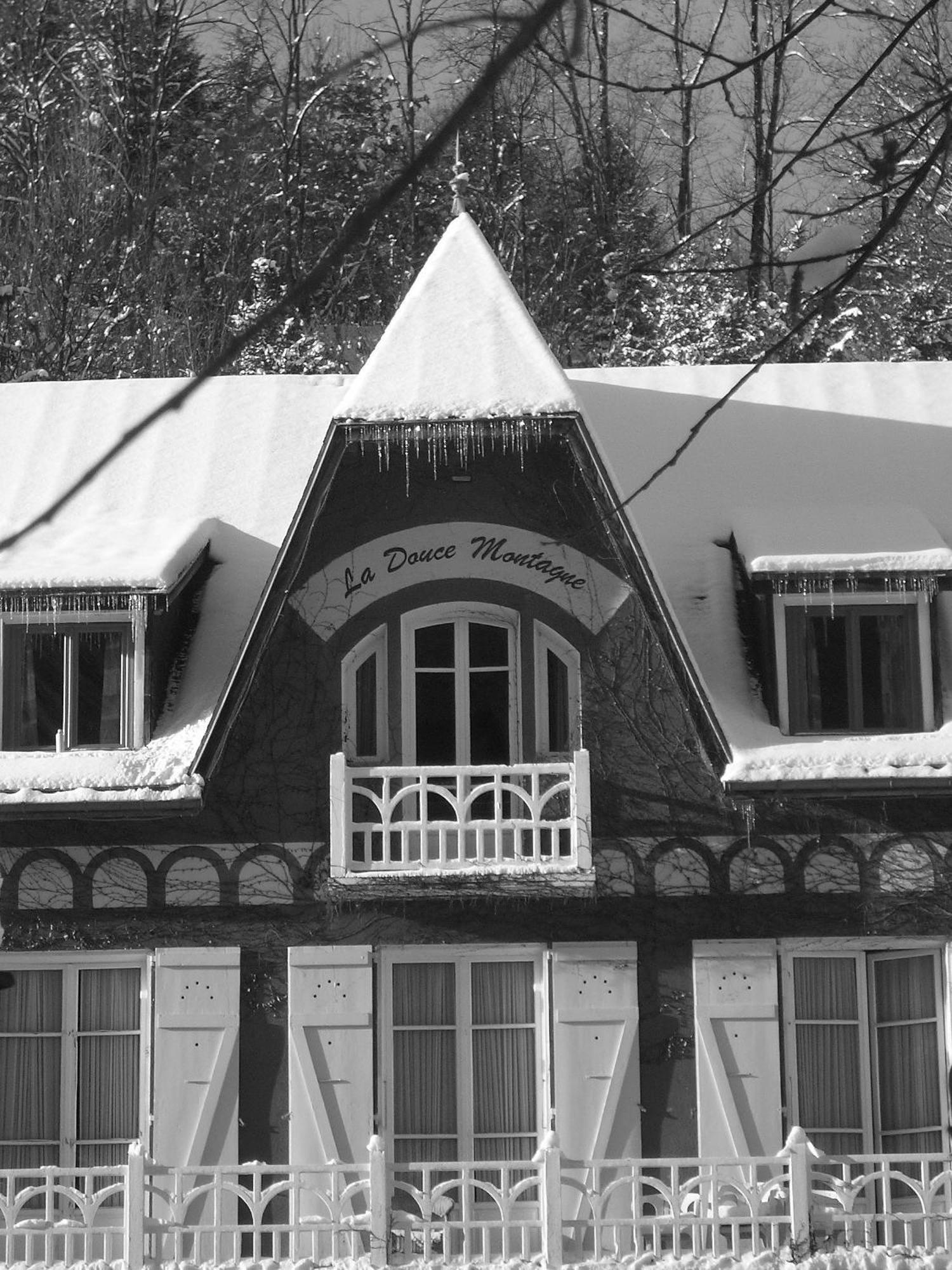 Auberge La Douce Montagne Альмон Экстерьер фото