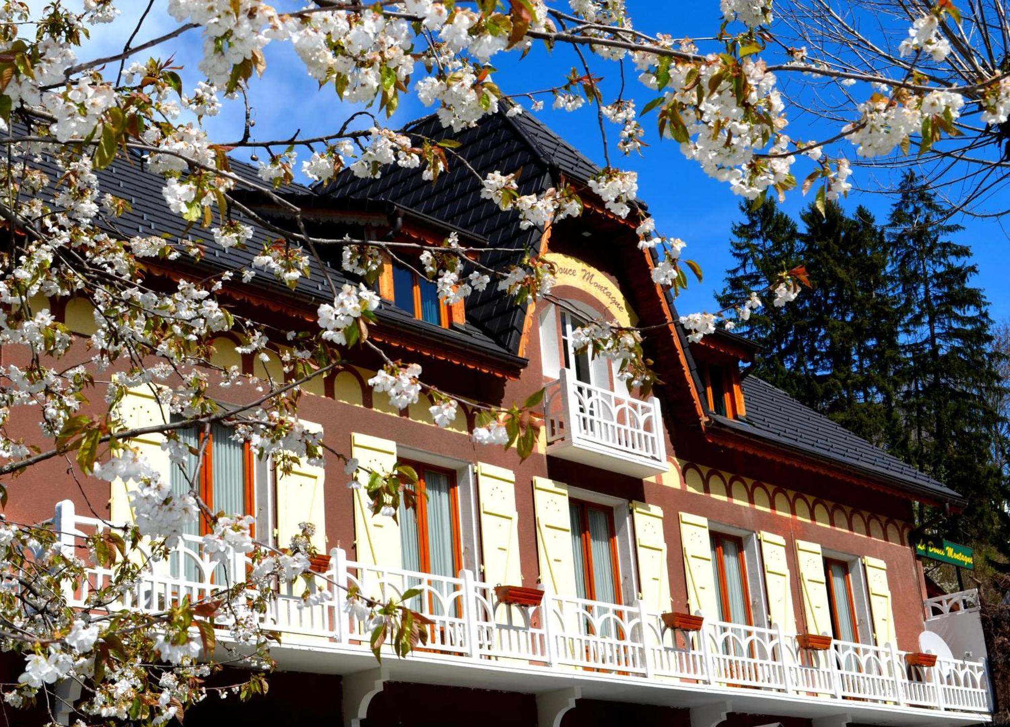 Auberge La Douce Montagne Альмон Экстерьер фото